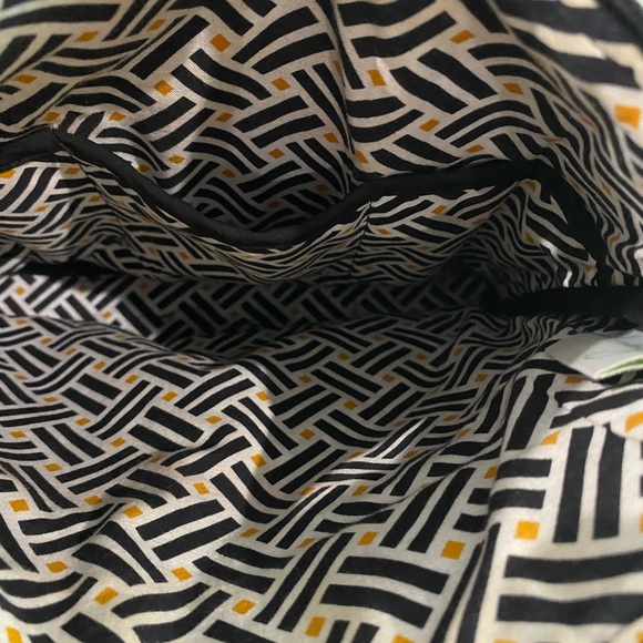 Vera Bradley Black Quilted Crossbody Purse - Picture 6 of 14